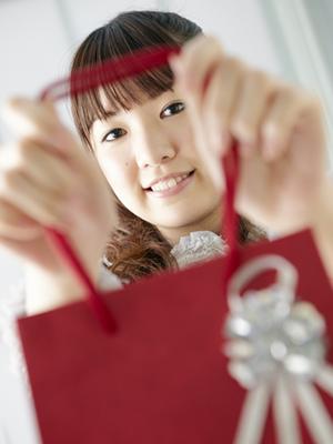 ナチュラルなカラコンを扱うところ